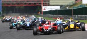 Start of Race 3, Webb  leads Vergne